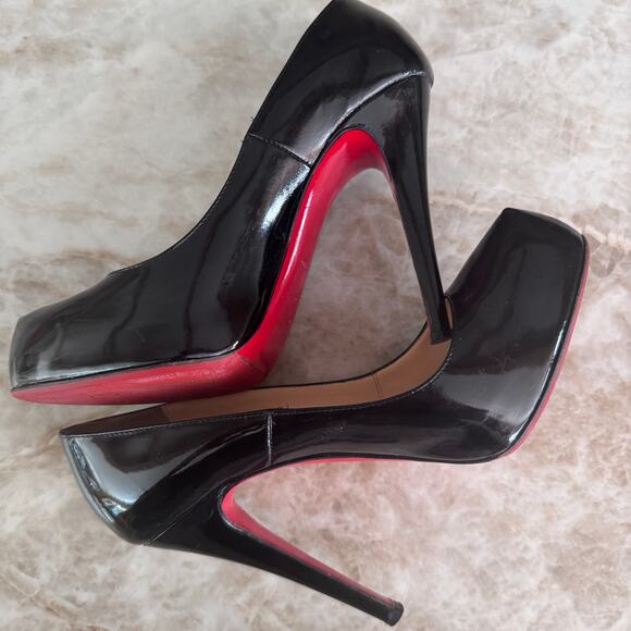 Authentic Christian Louboutin Black Patent Leather High Heeled Pumps size 37 - Picture 5 of 13
